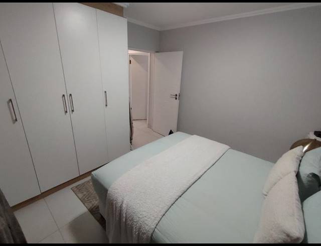 2 BEDROOM APARTMENT FOR SALE IN UMHLANGA CENTRAL